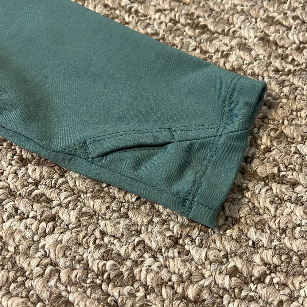 Women’s Green Adidas Golf 1/4 Quarter Zip - Picture 10 of 12
